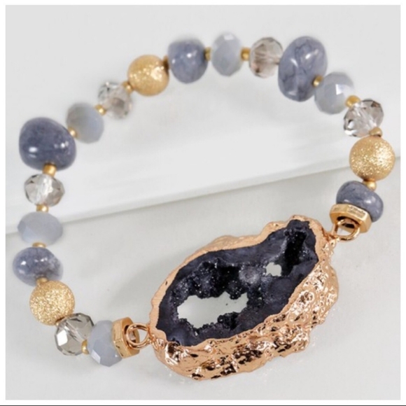 (SOLD)NWT Electroplated Natural Raw Stone Bracelet - Picture 8 of 8